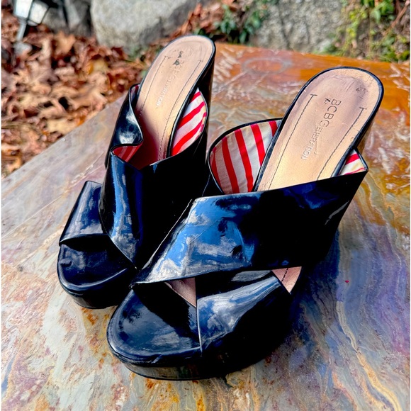 BCBG Black patent leather strap wedge platform sandals - Picture 2 of 6